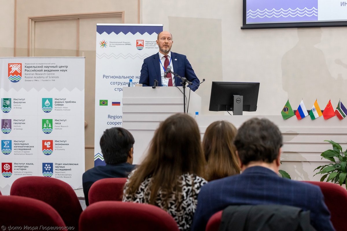 lmsu_mrc's tweet photo. ЦМИ МГУ на «Региональном сотрудничестве БРИКС: вопросы рационального природопользования – экология, просвещение, туризм»!

О разработке системы государственного экомониторинга в акватории СМП рассказал Александр Шестаков, эксперт Управления научных исследований и разработок ЦМИ. https://t.co/csh79H8cow