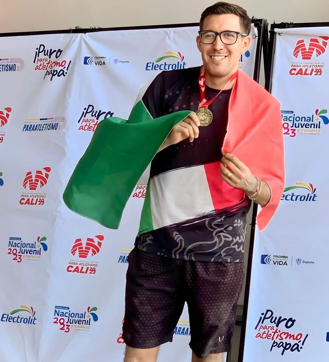 ISJUmx's tweet photo. Muchas felicidades a Benjamín González por obtener el 1er lugar en la prueba de salto de longitud y cuarto en los 100 planos, superando sus marcas dentro del Meeting Internacional de ParaAtletismo 2023, realizado en Cali, Colombia.  👏🏼🇲🇽 https://t.co/uaredz6auy