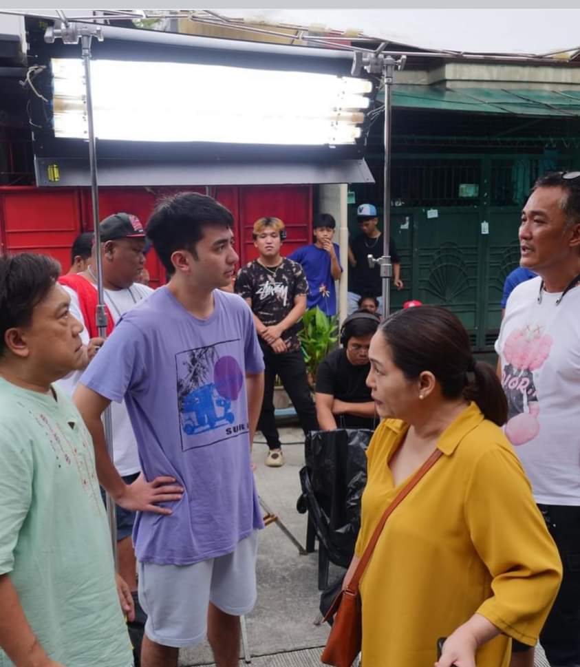 Napanood namin ang teaser ng 7K Entertainment movie na In His Mother's Eyes, ang movie nina Maricel Soriano at Roderick Paulate wid LA Santos at napakaganda nito.

Sa Sept. 29 na pipili ng 4 pa na bubuo s
Top 8 entries sa 20 MMFF sana'y makapasok ang In His Mother's Eyes ".