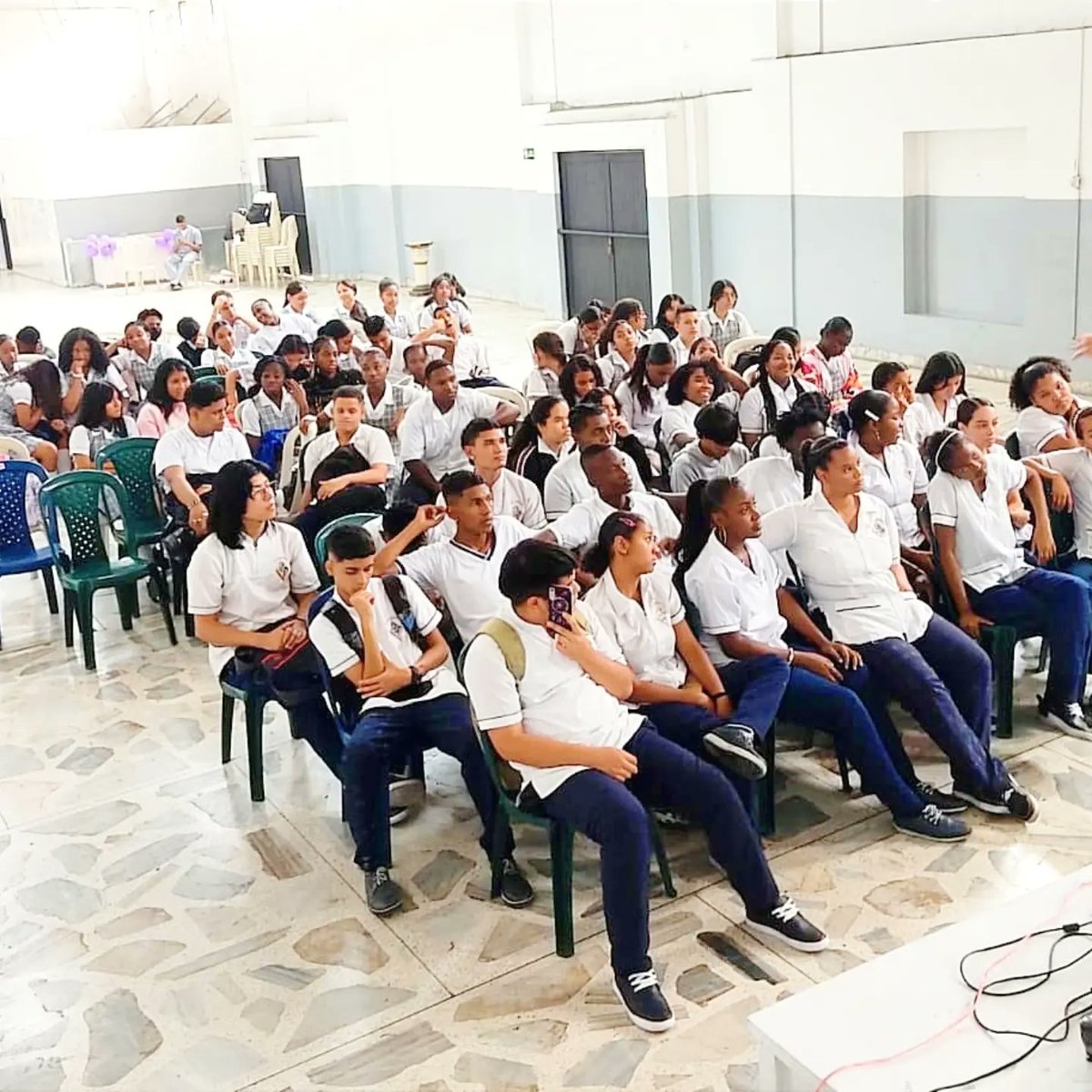 En el marco de la celebración de la Semana Andina de prevención de embarazo en adolescentes se llevó a cabo  foro sobre género, donde participaron estudiantes de las I.E las Américas y Ciudad Florida. 
También se promocionaron los servicios de sexualidad y planificación familiar