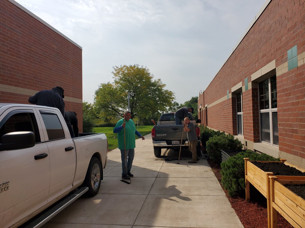 #sd113a #OQMS
Thanks Dan Egan and crew!!  Raised beds at Old Quarry, purchased with grant money from the SD113a Education Foundation, are filled with soil and ready for fall planting.