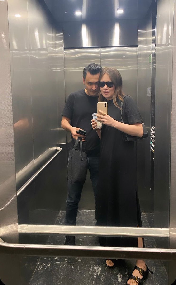 Dün 16:00’da Ankara’ya geldik. Bugün de tam 16:00’da şehirden çıkıp gittik. 

Peki bu 24 saate ne sığdırabildik?

4 görüşme, yani iş görüşmesi, daha da yanisi, iş ortaklığı görüşmeleri.

3 öğün yemek ve 1 spa prosedürü. 

İstanbul’da bu asla mümkün değil. 

Ankara’ya mı taşınsak?