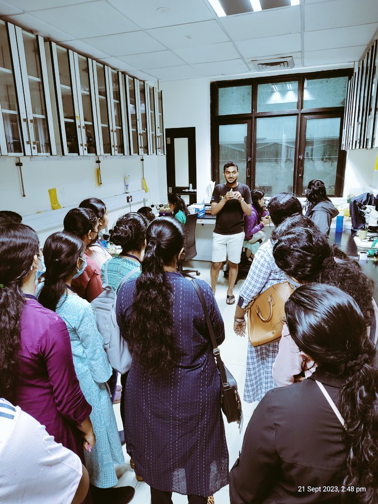 Drosophila Research in Energy And Metabolism Lab (@dream_jvlab) on Twitter photo A snap from the lab tour for students from St.Mary's College, Thiruvalla as part of the #outreachprogram offered by <a href="/tvmiiser/">IISER Thiruvananthapuram</a> ✨
The day started with the young minds being introduced to the world of research by our PI <a href="/Jishy_Varghese/">Jishy Varghese</a> followed by a peek into the world of flies 👀 A snap from the lab tour for students from St.Mary's College, Thiruvalla as part of the #outreachprogram offered by <a href="/tvmiiser/">IISER Thiruvananthapuram</a> ✨
The day started with the young minds being introduced to the world of research by our PI <a href="/Jishy_Varghese/">Jishy Varghese</a> followed by a peek into the world of flies 👀