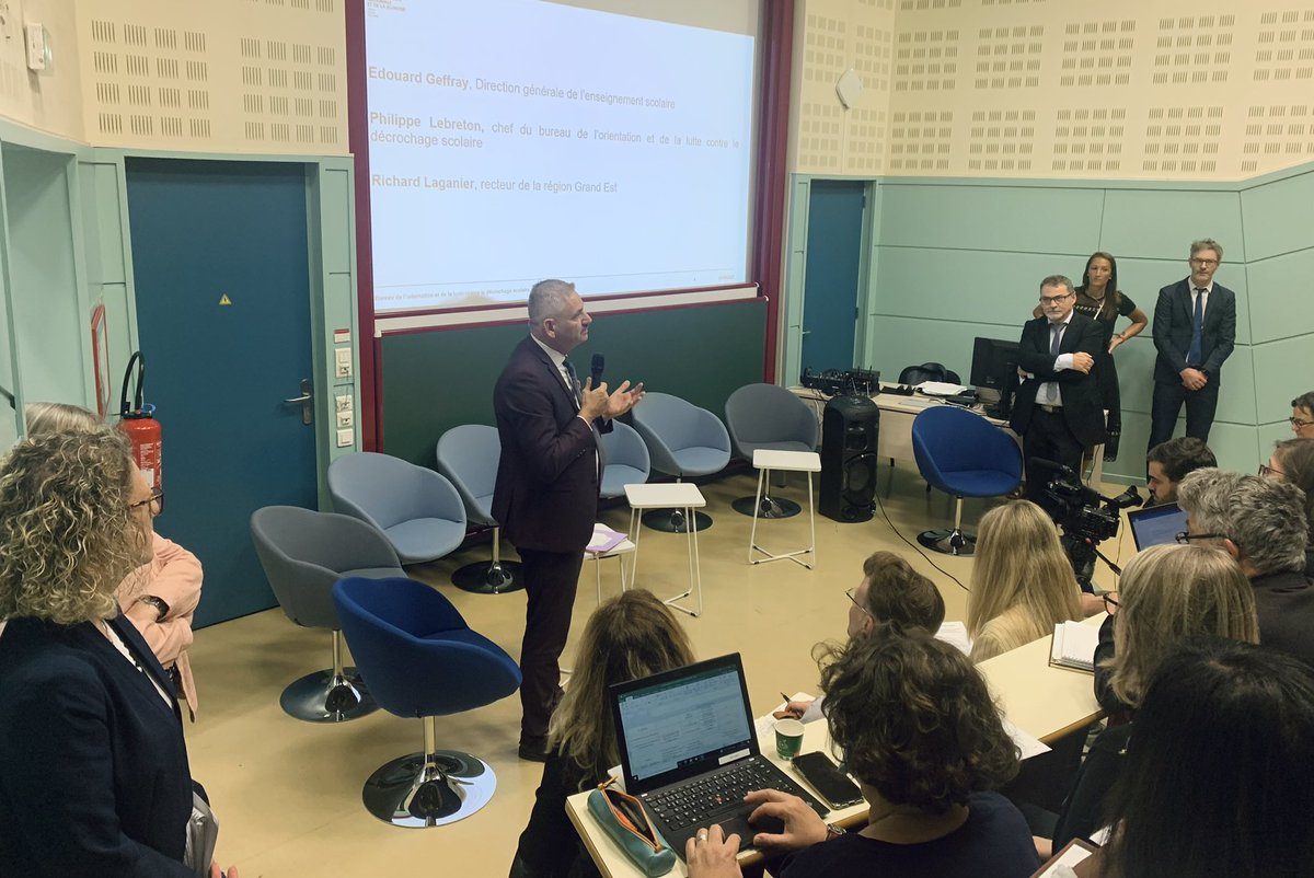 RLaganier's tweet photo. Formation des référents académiques « découverte des métiers » #PNF afin de mieux accompagner les établissements et les élèves au collège dans leur connaissance des métiers et la construction d'un parcours dégagé de toute forme d'autocensure ou de stéréotype @EdouardGeffray https://t.co/i9txmNwsak