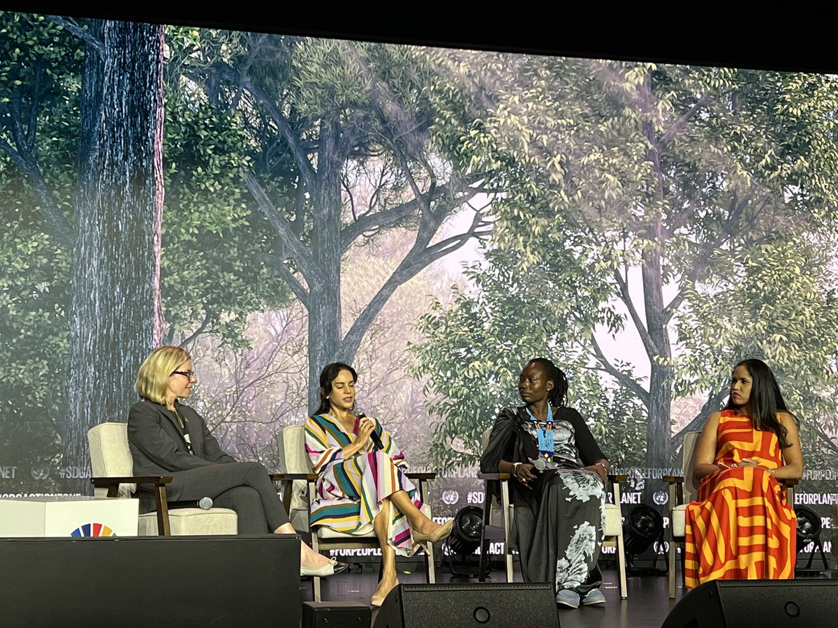 Chrysula Winegar (@chrysula) on Twitter photo Accountability: do what we say we’re going to do; transparency and flexibility to change; own, redirect, fix - poverty and the future of the planet are balls we CANNOT drop. 👏🏼<a href="/SDGActionZone/">UN SDG Action Zone</a> #sdgactionzone #ForPeopleForPlanet Accountability: do what we say we’re going to do; transparency and flexibility to change; own, redirect, fix - poverty and the future of the planet are balls we CANNOT drop. 👏🏼<a href="/SDGActionZone/">UN SDG Action Zone</a> #sdgactionzone #ForPeopleForPlanet