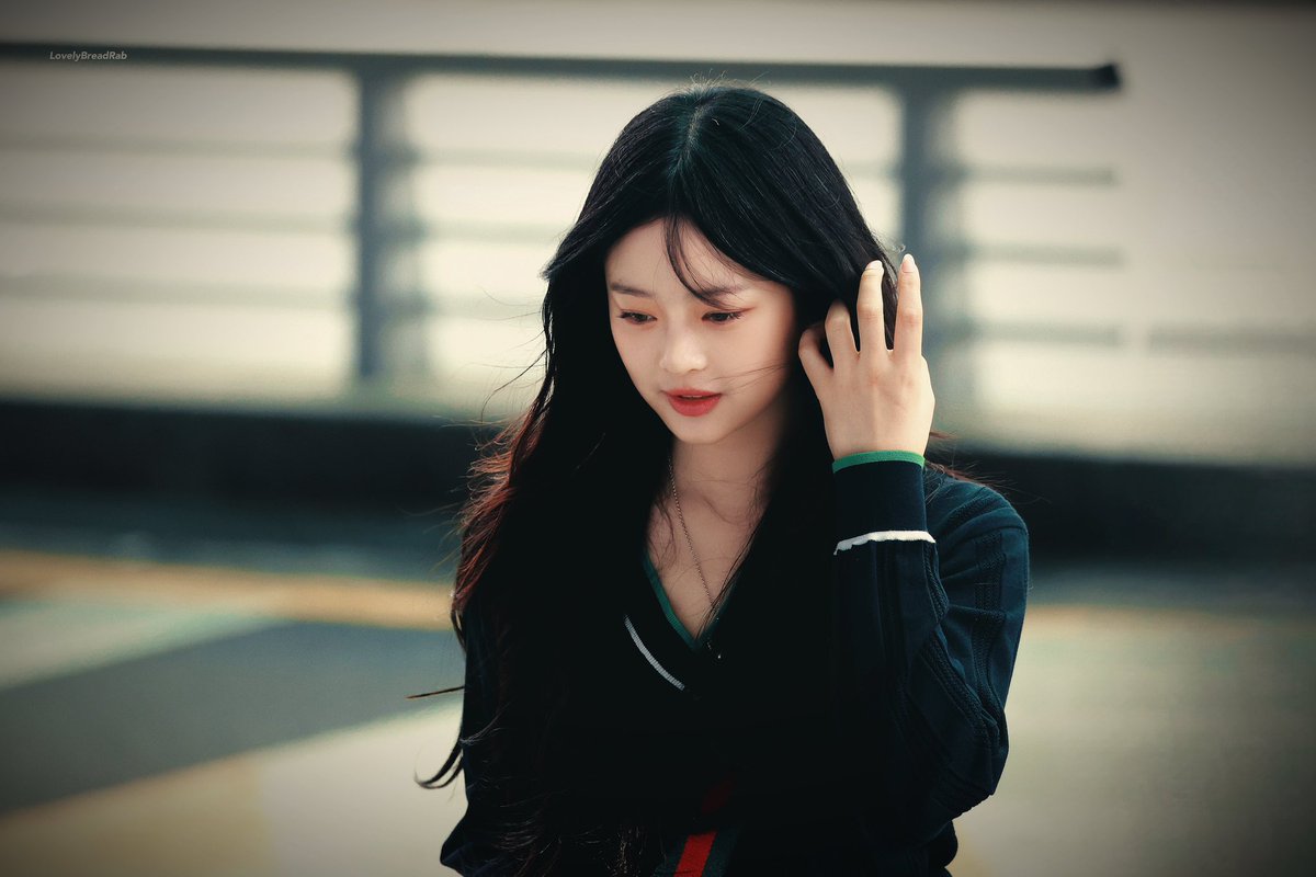 lovelybreadrab's tweet photo. 230921  ICN
날이 좋아서 
날이 좋지 않아서 
날이 적당해서

모든 날이 좋았다

#뉴진스 #NewJeans #하니 #HANNI https://t.co/vKNQ4ldgGG