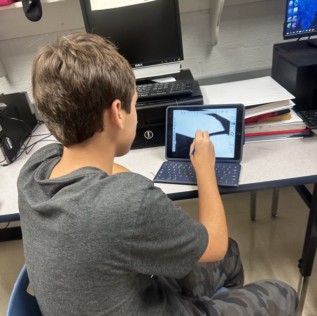 BusEdFun4U's tweet image. The WMS Business Education students worked with Mr Piper from Junior Achievement today, where they learned about personal brands and career clusters. The students began to create their own personal logos and research careers. @BoykinBryan #WnEverything