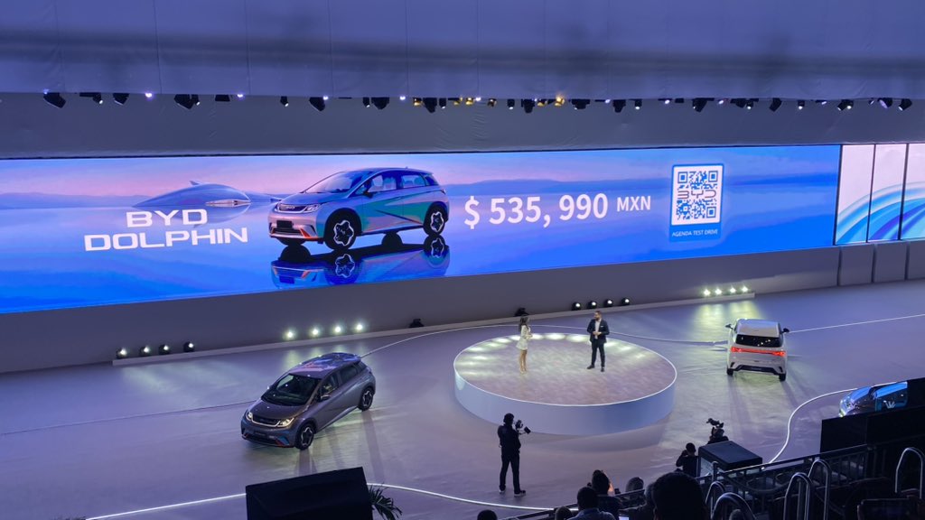 guicho_aleman's tweet photo. Llega a México el nuevo @BYDAutoMexico #Dolphin prometiendo 405 km de autonomía gracias a sus Blade Batteries se mayor eficiencia y seguridad. Llega con garantía de 8 años, cargador de 6 KW incluido y adaptador (+3000 ciclos de carga) 🌱

$535,990 

@EscapeAutoMx #DriveBYDMéxico https://t.co/1Rbk1dKDS6
