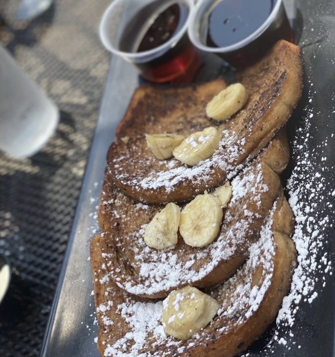 You’ll go bananas over Blondie’s French toast! 🍞🍌

📷: @breakfastbitchstl