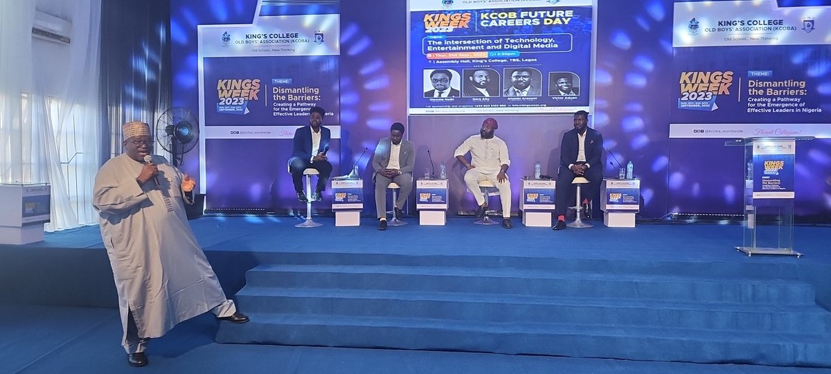 Heritage Bank Chairman, Alhaji Jani Ibrahim, posing a question to <a href="/dreeee1/">TDA</a> at the KCOB Future Careers Day as part of the 2023 Kingsweek celebrations to commemorate the 114th annivesary of King's College Lagos #Floreat