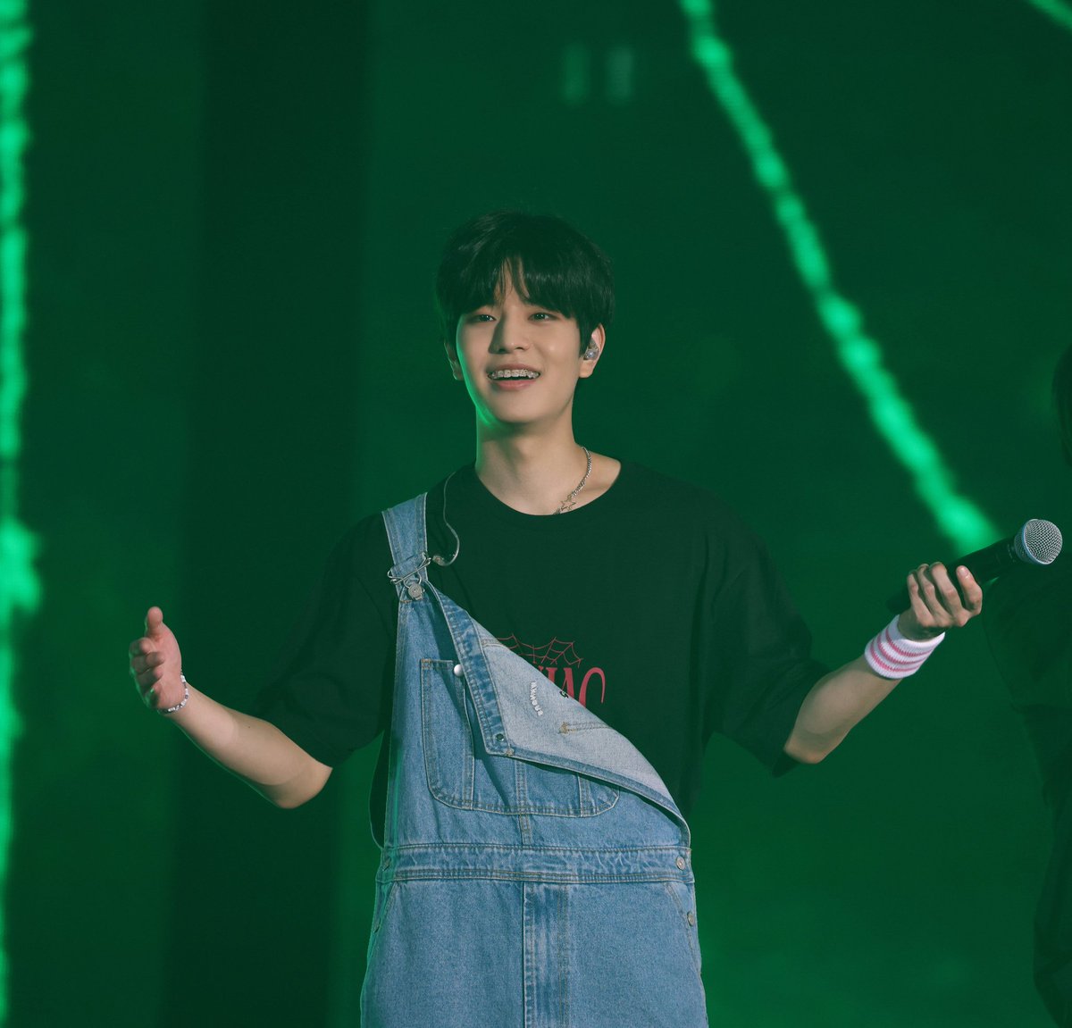 julia15827's tweet photo. @Stray_Kids_JP Happy birthday!!🥳🥳🥳 https://t.co/IZ4Hn9K4fT