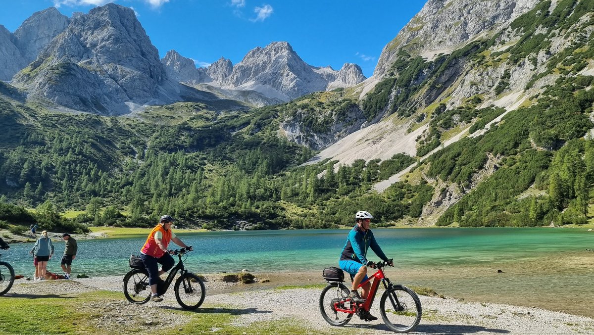 hansterbraak's tweet photo. De #Seebensee bij #Ehrwald op bijna 1700m.
Het was een 'plaatje' vandaag in de Alpen. https://t.co/c7Fmd0q27q