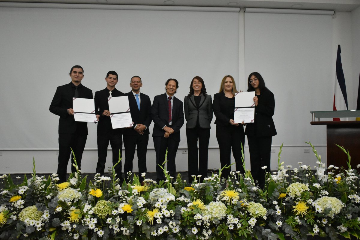 Universidad Internacional de las Américas tweet media