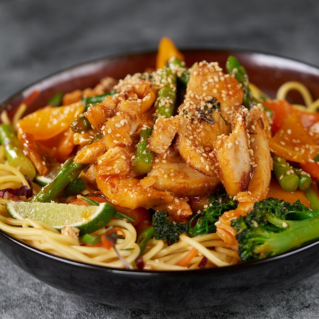 DDPoultry's tweet photo. Stirring up some exciting flavors tonight! 🍳🌽 Our chicken and veggie stir-fry is 'wok-ing' its magic with our cubed chicken! ✨🍗

#DDPoultry #Chicken #ChickenStirFry #ChickenWholesale https://t.co/hrmkyR2niS