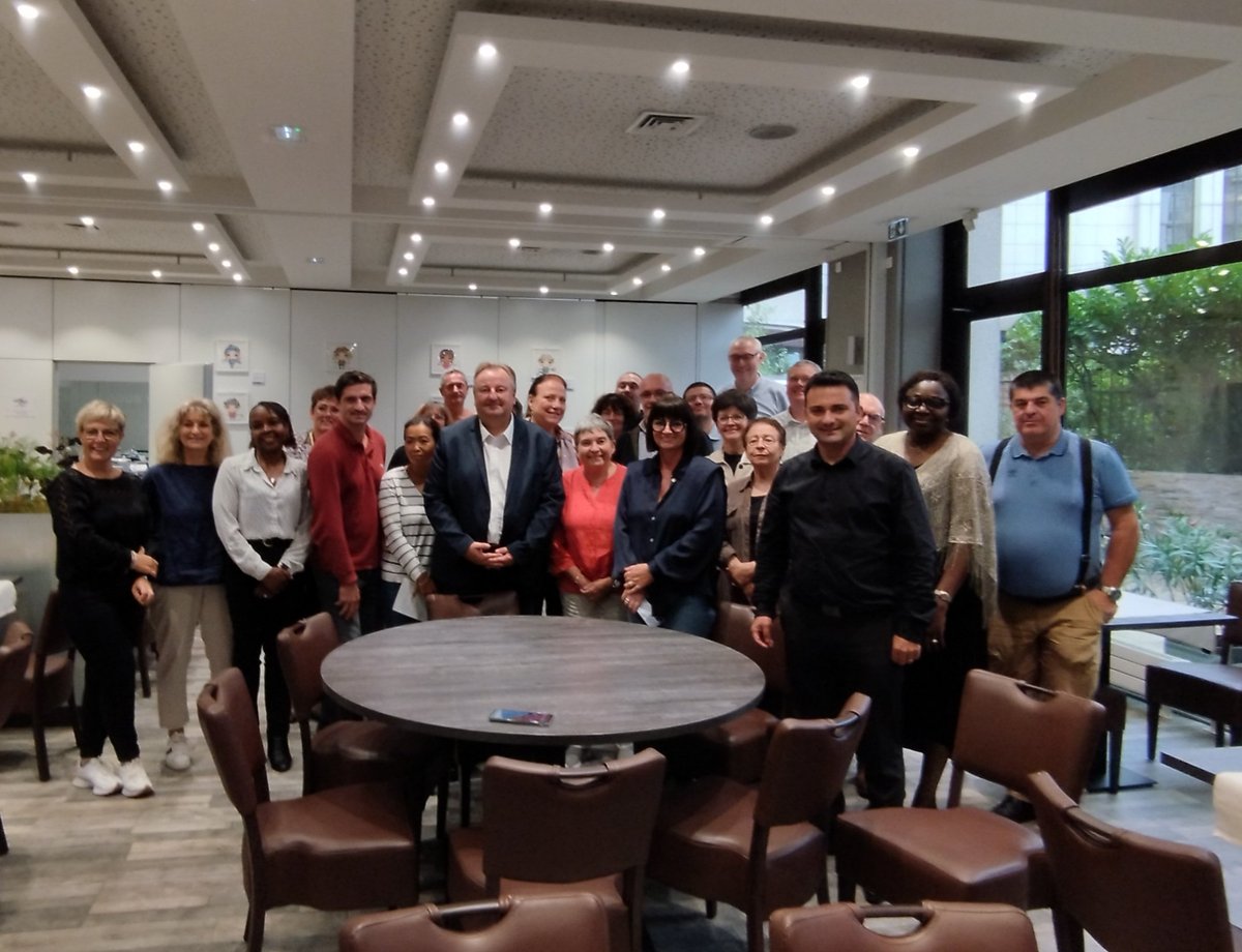 ROTH_CFECGC's tweet photo. Parce que le handicap nous concerne tous et parce qu’il nécessite de travailler collectivement avec l'ensemble des fédérations et des unions régionales, la @CFECGC a lancé les travaux avec un réseau handicap renouvelé !
Plus de 30 personnes  rassemblées activant le progrès ! 👏 https://t.co/GHPInTt7yx