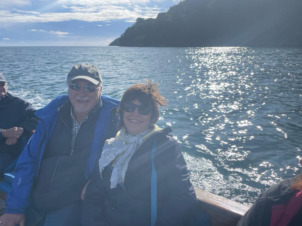 Hello Autumn! Stunning sunny days cruising the #helfordriver #frenchmanscreek <a href="/BudockVeanHotel/">Budock Vean</a> book your trip here widget.eola.co/emp3f/activiti…