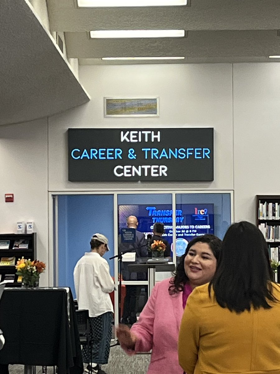 AutumnZ66575753's tweet image. Having a great time celebrating the opening of the Keith Career and Transfer Center! #OCXchange
