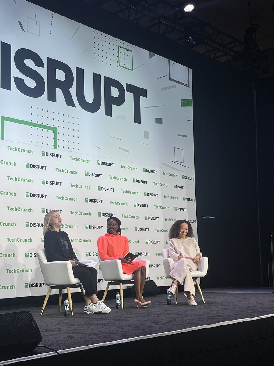 My icons all on one stage?! <a href="/found/">Found</a> is LIVE @ TC Disrupt with Window Snyder! <a href="/DominicMadori/">Dom</a> 💕 <a href="/rebecca_szkutak/">Becca Szkutak</a>