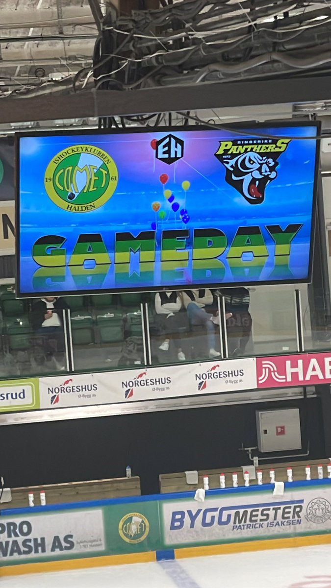 hpandreassen's tweet photo. Comet Halden - Ringerike kl 19:00 på TV2 Play #2hockey #ehl #ishockey https://t.co/rnYmSkA36E