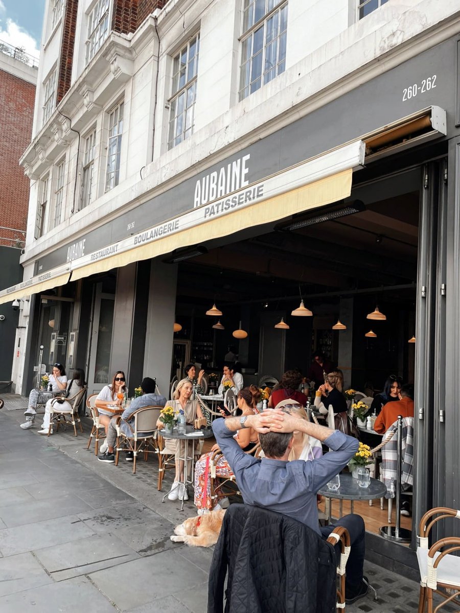 Image_Clan's tweet image. I chose this restaurant with my friend for a simple lunch🍝 👭