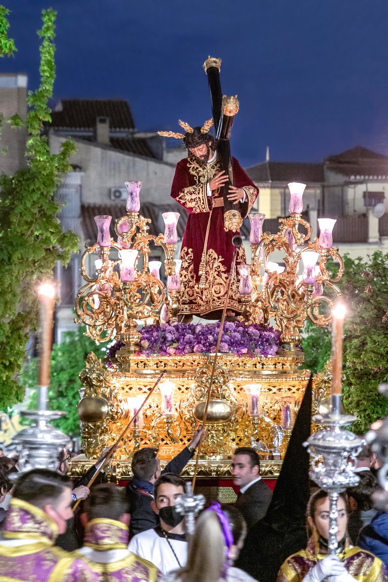 Pasionyestrella's tweet photo. ARCHIVO l Nuestro Padre Jesús de la Pasión asciende, por Cuesta de Alhacaba, hasta lo más alto del Albayzín. Añorada estampa que podremos revivir el próximo Jueves Santo.
 
📷: Luis Javier Quesada Sánchez https://t.co/RJLlkiTJd1