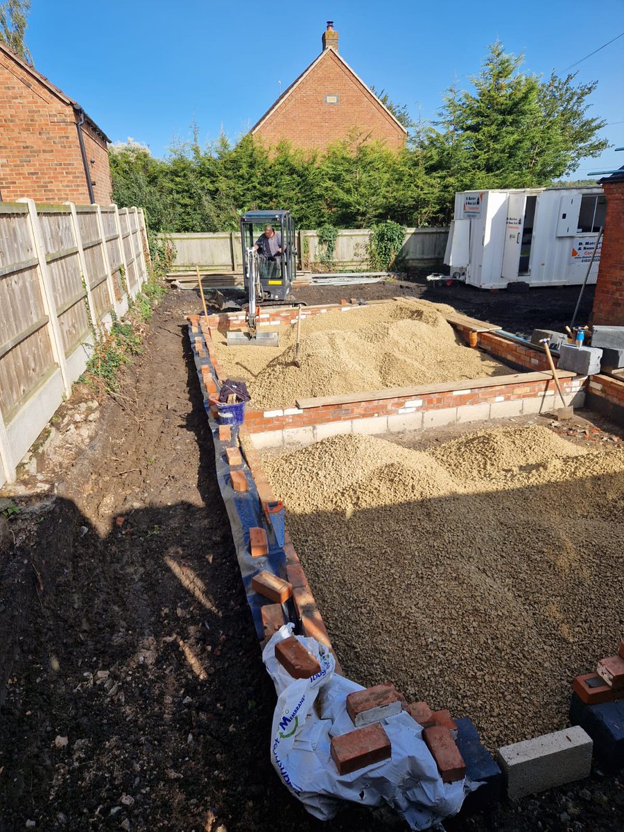 ShireToilet's tweet photo. 16T of clean stone delivered into Cotham followed by a muck away 👇🏻

Call us now for a free, competitive quote on 01205481365 📞

#groundworks #foundations #newbuild #clean #stone #aggregates #onsite #landscape #Newark #grabhire #delivery #muckaway #shiregrabhire #shiresomuchmore https://t.co/Y98tPIQKlu