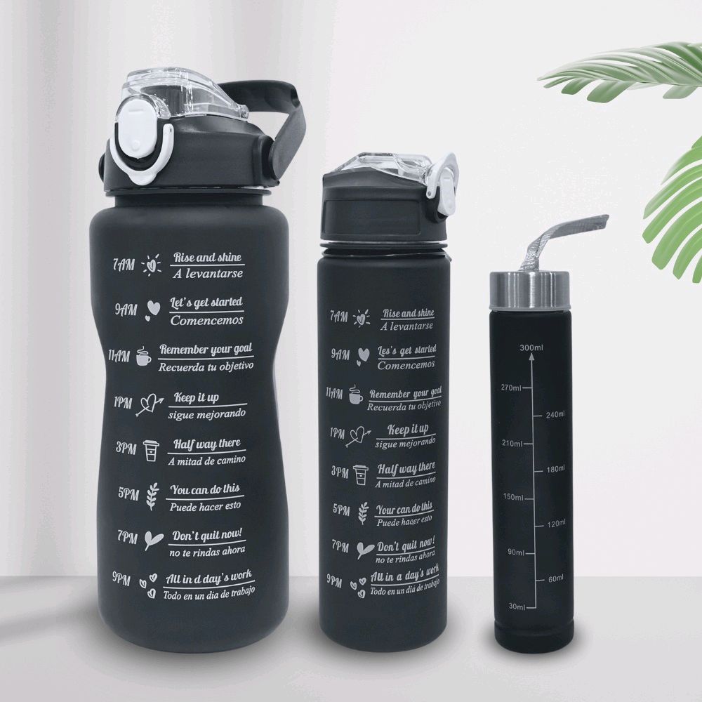 Dê uma olhada em Kit 3 Garrafa Agua Squeeze Galão Com Adesivos Lembretes beber Agua Pretas por R$27,99. Compre na Shopee agora! shope.ee/7zke6whBx7?sha…