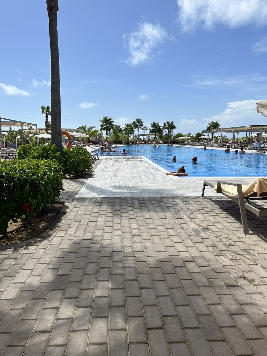 biggee8383's tweet photo. Sitting up the pool in Cape Verde listening to this weeks @LingusMafia happy days https://t.co/kz27QfuHEF
