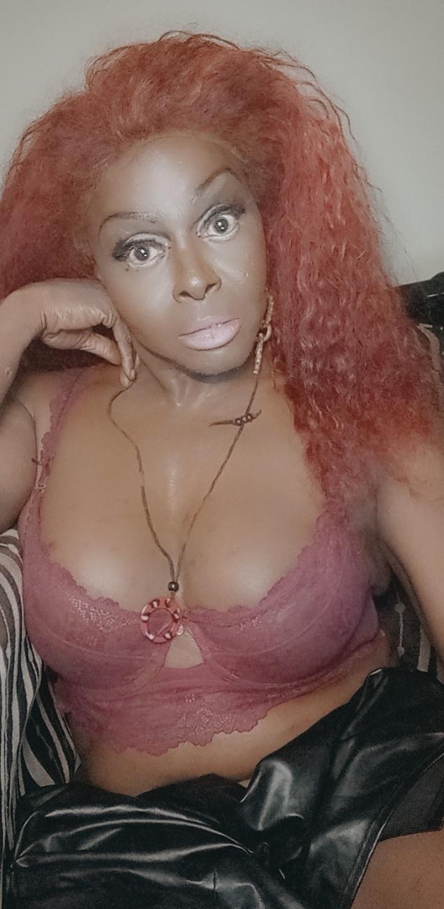 Cause if my house keeper asks me again today how I want her to clean the house She'll need a visual when I explain effectively completely quickly and I don't even wanna know you here I don't work here lol https://t.co/hhDYBHiJHk