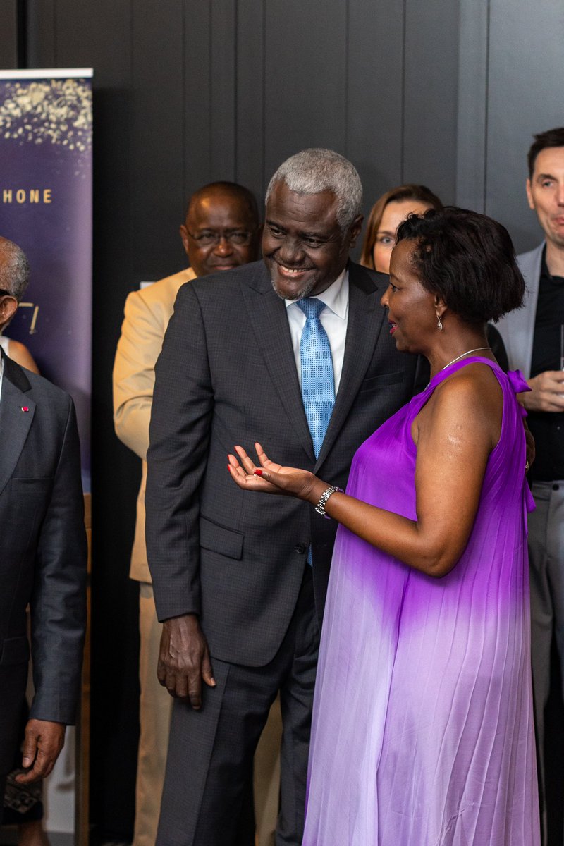 OIFrancophonie's tweet photo. Devenue le rendez-vous incontournable des francophones en marge de l'#AGNU, la Soirée "En français s'il vous plaît" s'est tenue hier soir à New York. Un moment d'échange et de partage autour d'artistes exceptionnels incarnant, plus que jamais, la diversité culturelle immensément riche de la #Francophonie.