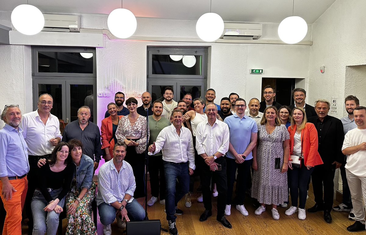Gilles Combe (@gilles_combe) on Twitter photo Très grande satisfaction d’avoir rencontré notre communauté Masters PRO @GDT ce 20 sept. Échanges riches autour du business #PRO . Bravo à tous !! 👍😃💪 #engagement <a href="/fredcolard/">Frédéric Colard</a> <a href="/AnthonyThepault/">Anthony THEPAULT</a> <a href="/KarineOlivier10/">Karine Olivier</a> <a href="/didier_mainard/">Didier Mainard</a> <a href="/pierreclement_/">Pierre Clement</a> <a href="/FLeMounier/">Frederic Le Mounier</a> <a href="/FredericDufal/">🔶Frédéric Dufal🍀</a> Très grande satisfaction d’avoir rencontré notre communauté Masters PRO @GDT ce 20 sept. Échanges riches autour du business #PRO . Bravo à tous !! 👍😃💪 #engagement <a href="/fredcolard/">Frédéric Colard</a> <a href="/AnthonyThepault/">Anthony THEPAULT</a> <a href="/KarineOlivier10/">Karine Olivier</a> <a href="/didier_mainard/">Didier Mainard</a> <a href="/pierreclement_/">Pierre Clement</a> <a href="/FLeMounier/">Frederic Le Mounier</a> <a href="/FredericDufal/">🔶Frédéric Dufal🍀</a>