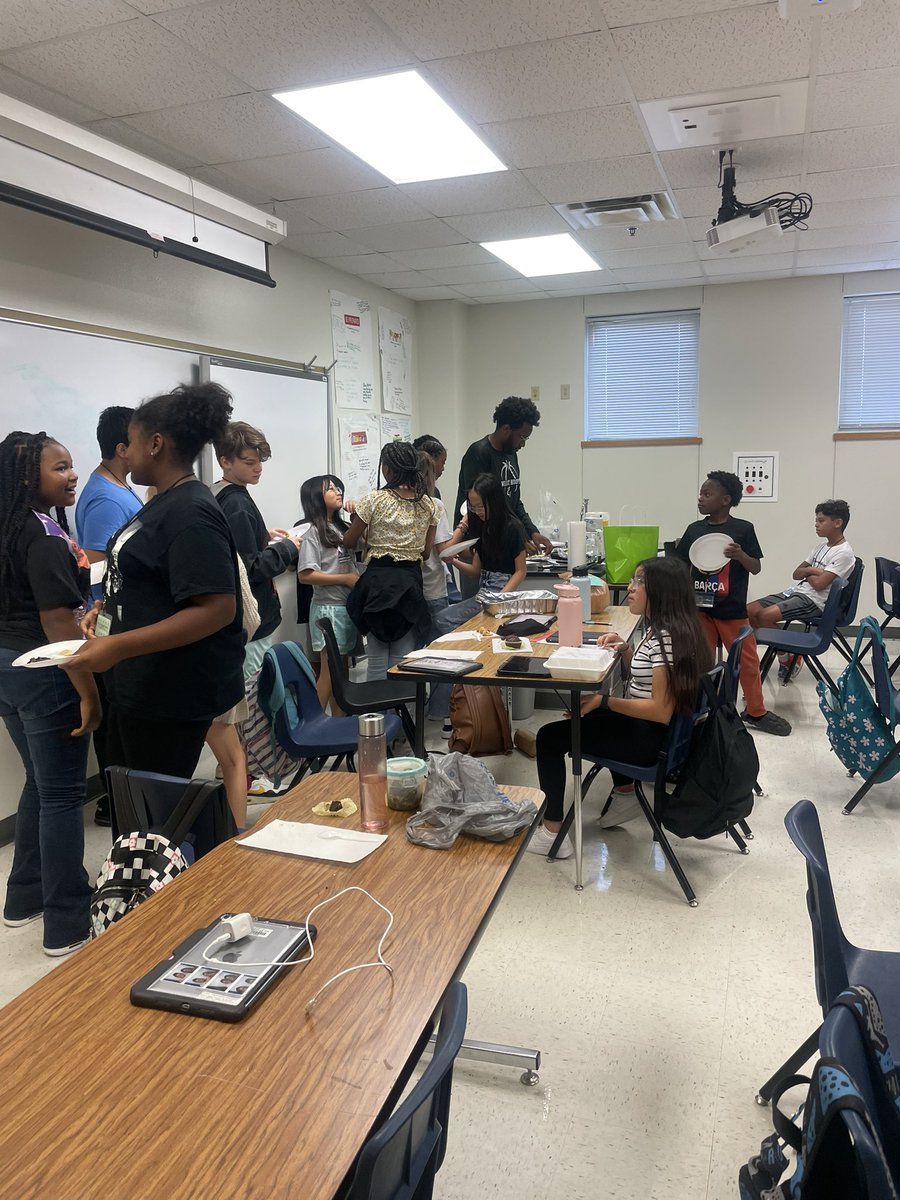 Erica Roberson tweet media