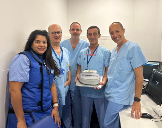 BiotronikES's tweet photo. El @HospitalSantPau, el @hbellvitge y el @parctauli son los tres primeros centros en España en implantar el nuevo marcapasos de Biotronik aprobado para la estimulación en el área de la rama izquierda. https://t.co/t3PhUNHzcg y también https://t.co/lVSv5Vykcn https://t.co/SXi4XDhzvu