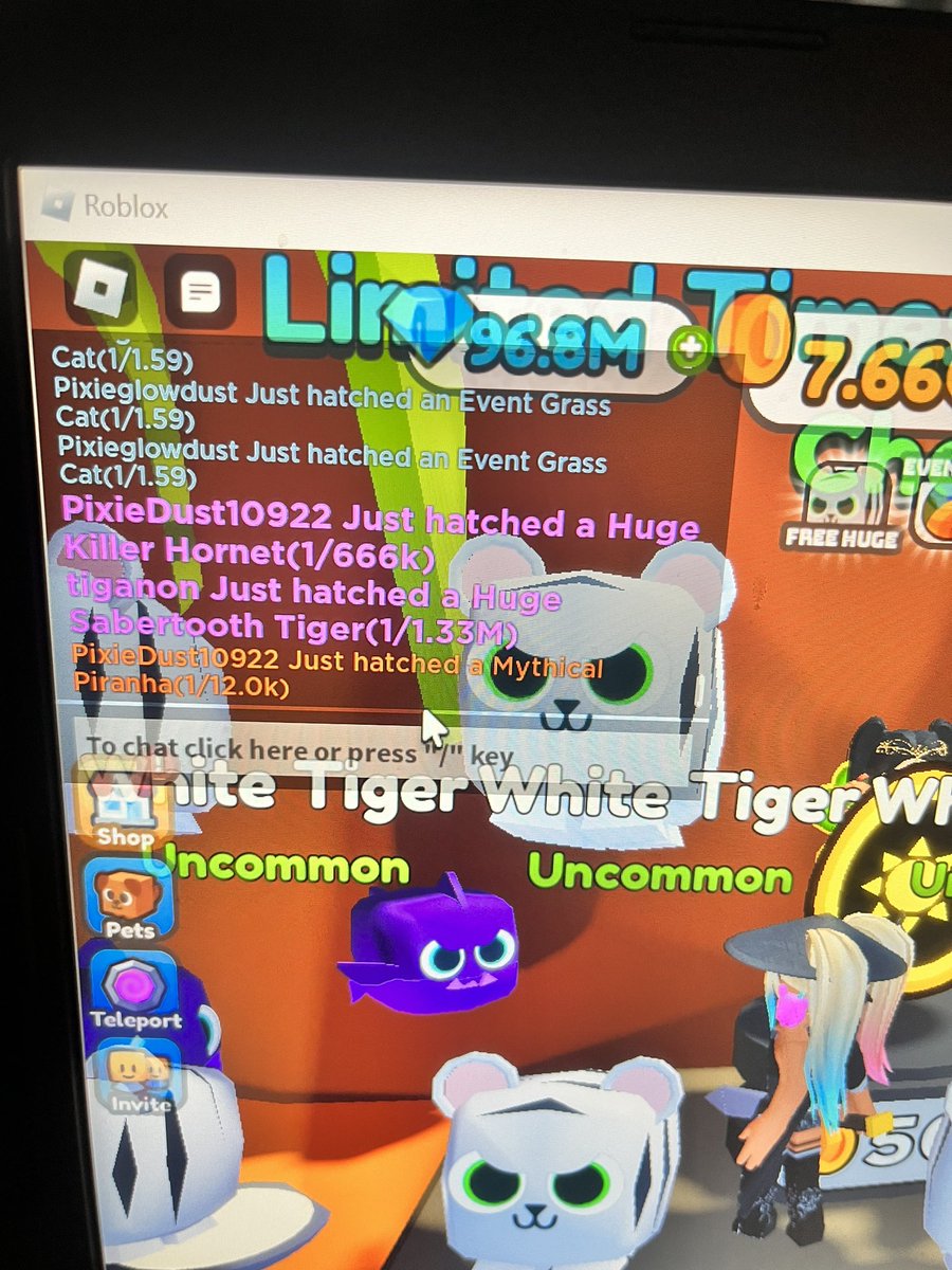 pixiedust10922's tweet photo. Nice huges hatched in #luckyblockslegends https://t.co/DP7myeCw69
