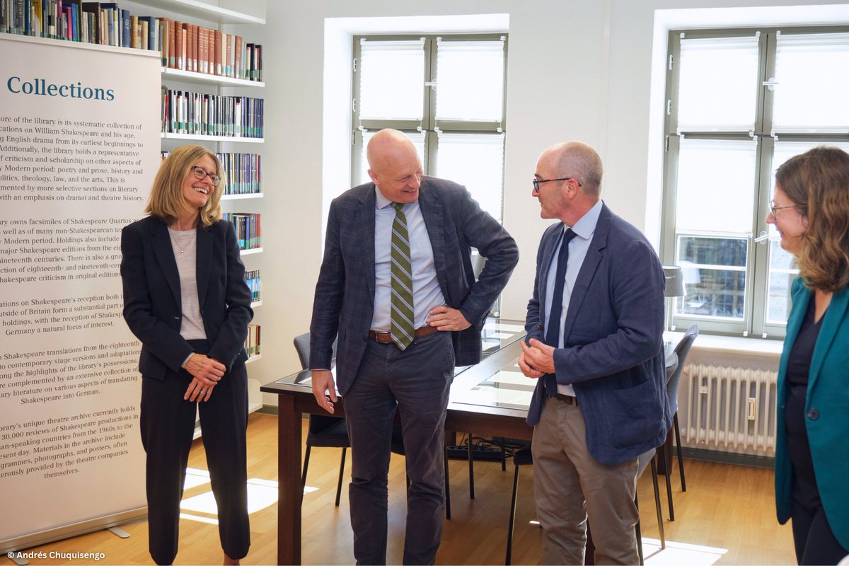 jillgallard's tweet photo. Wie schön Shakespeare in #Bayern zu “besuchen”! Die @LMU_Muenchen &amp; @StadtMuenchen gehören neben Washington, Sydney, Birmingham &amp; San Francisco zu fünf Standorten weltweit, die eine Shakespeare-Forschungsbibliothek unterhalten. 📚

https://t.co/BzU5theksm https://t.co/zWRhmAmz2M