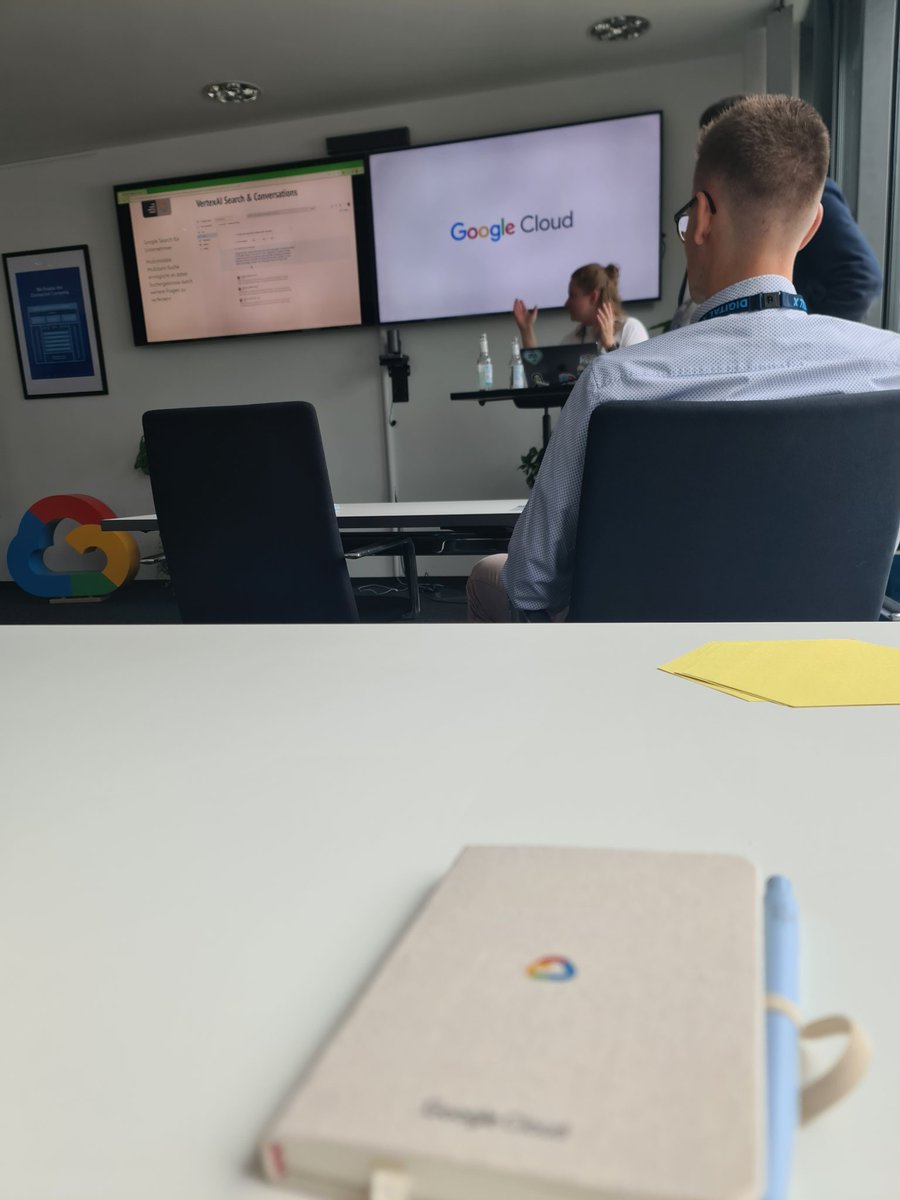 Erste Masterclass von <a href="/googlecloud/">Google Cloud</a> 
"Knowledge from within"
#DigitalX mit @meiner_selbst 
#Google #ai #ki