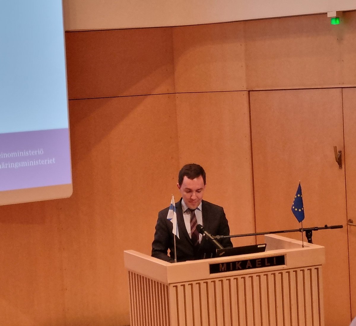 SimoKullervo's tweet photo. Commissioner @ElisaFerreiraEC and minister @willerydman adressing at the seminar "EU's regional and structural policy in the future" in Mikkeli #regionalpolicy #structuralpolicy #EU https://t.co/IiIpG1HRPi
