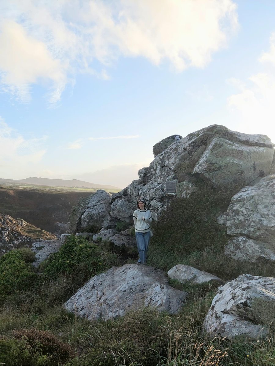 The Grammarsow tweet media