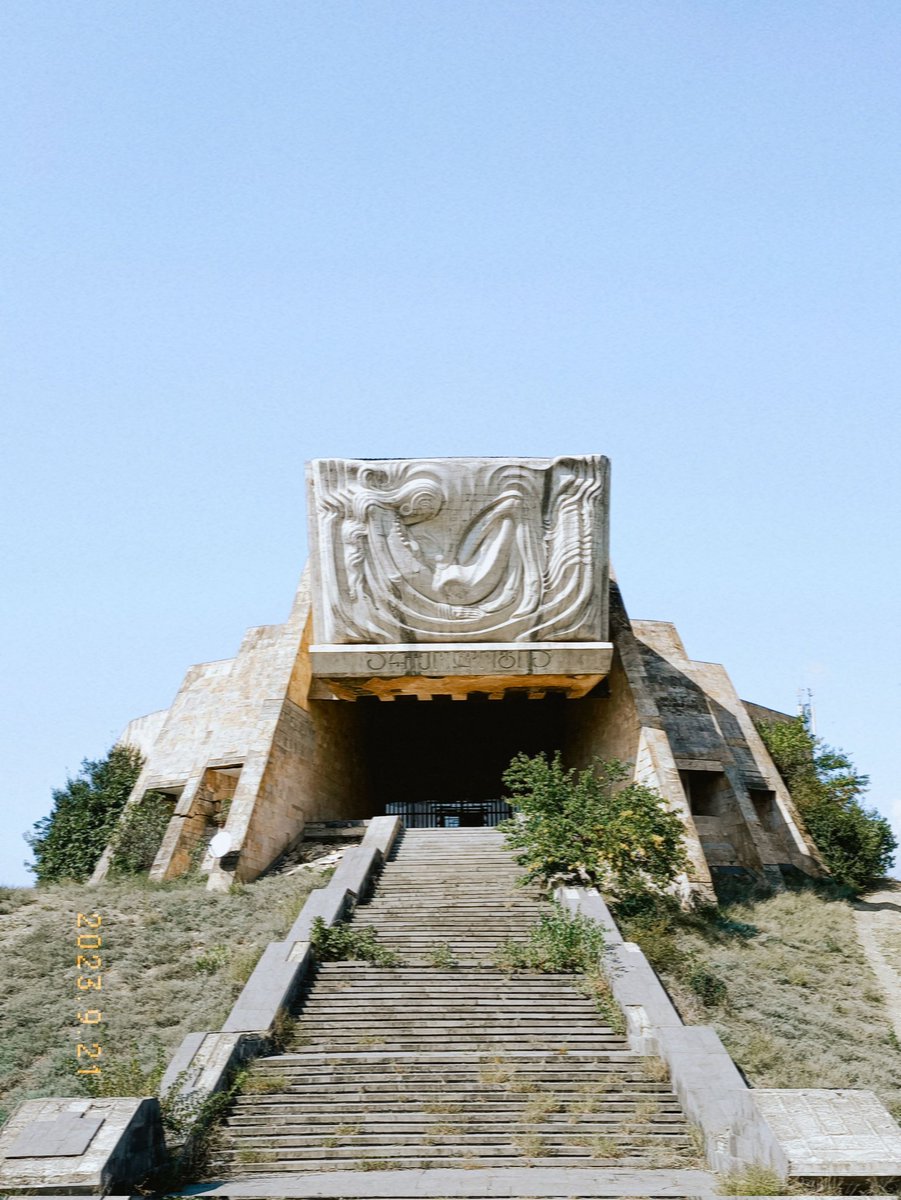kaqqao's tweet photo. Arrived in Tbilisi, Georgia (county #56 π₯³), and immediately went on a quest to find more #brutalism.
#CountingCountries https://t.co/MUgMRsPlua