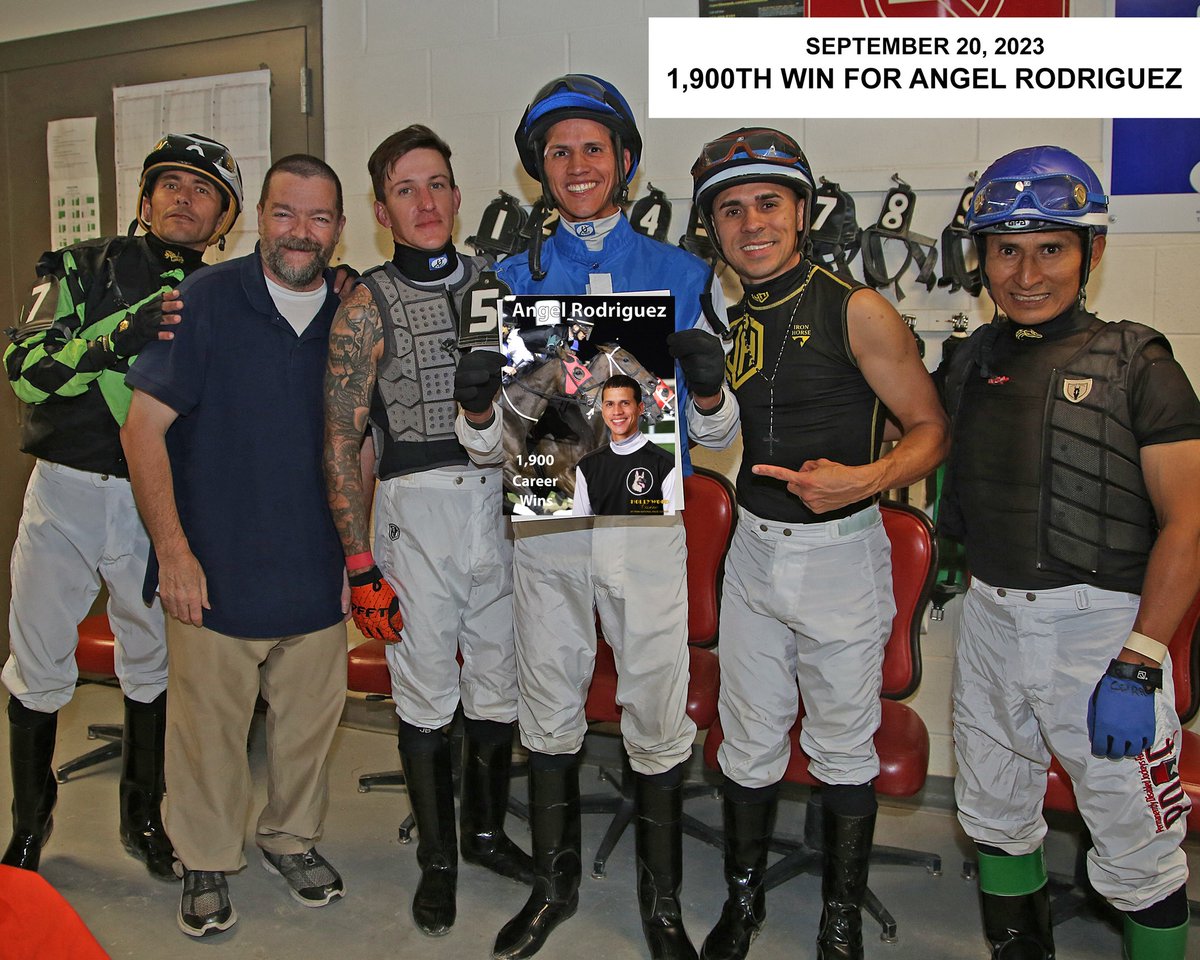 PA_HBPA's tweet photo. 2 wins Wednesday night at @HollywoodPenn for Angel R. Rodriguez, including career win 1,900, as he extends his lead to 7 in the jockey standings over winningest rider from 2021 &amp; 2022, @JHernandezz06.
📸: Equi-Photo

Tonight's card starts at 6 pm. https://t.co/dOG0Kl41kD