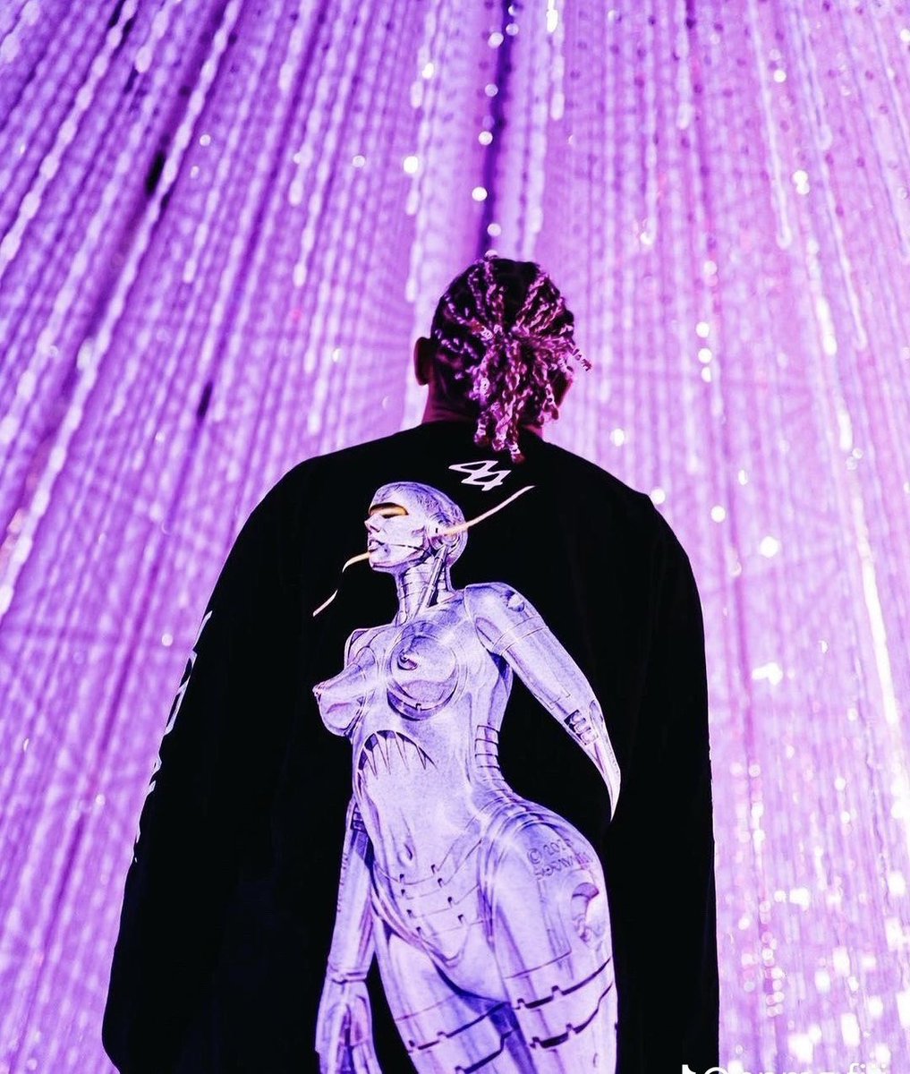 Teegotwings's tweet image. Lewis Hamilton × Hajime
Sorayama (2023)