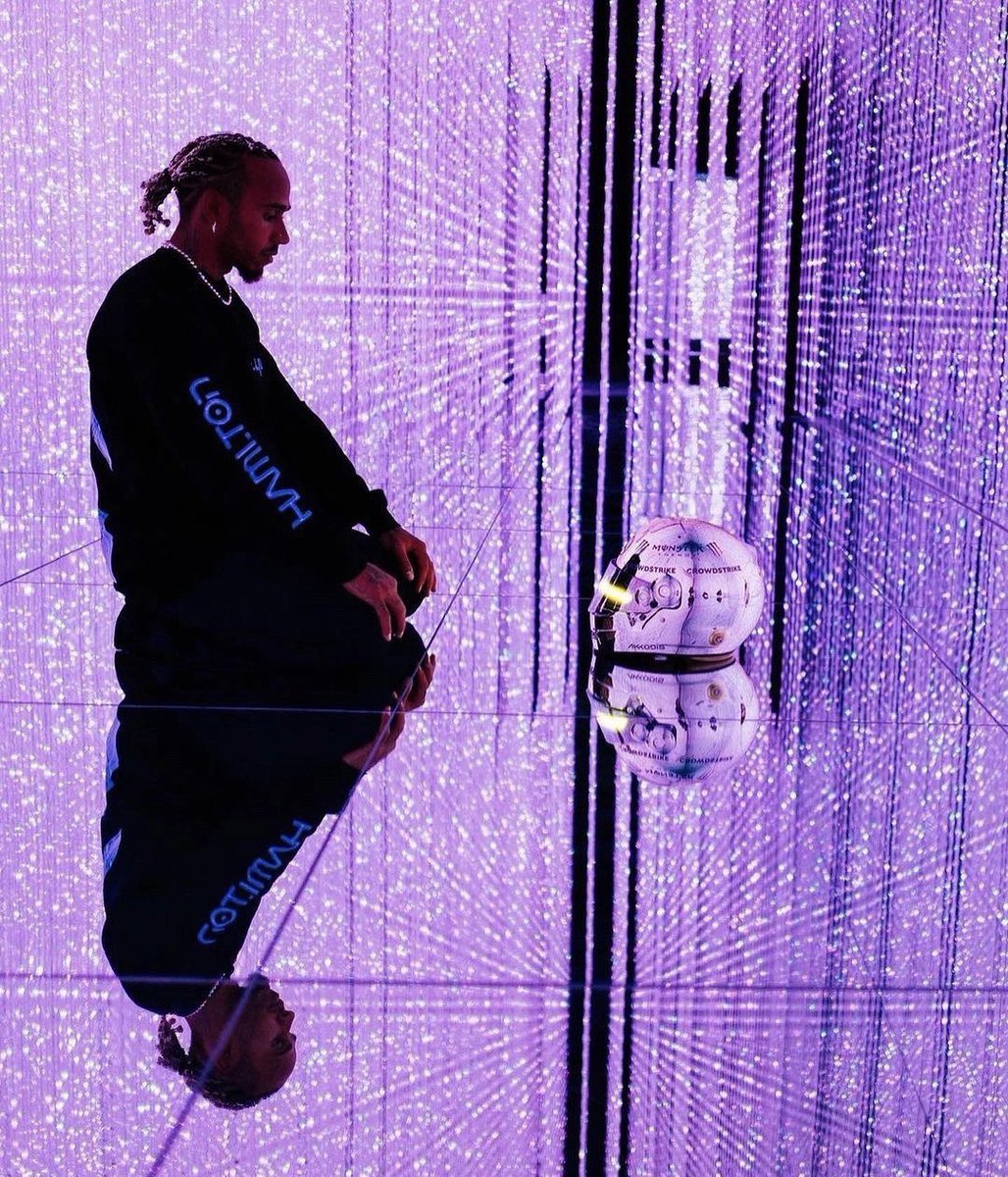 Teegotwings's tweet image. Lewis Hamilton × Hajime
Sorayama (2023)