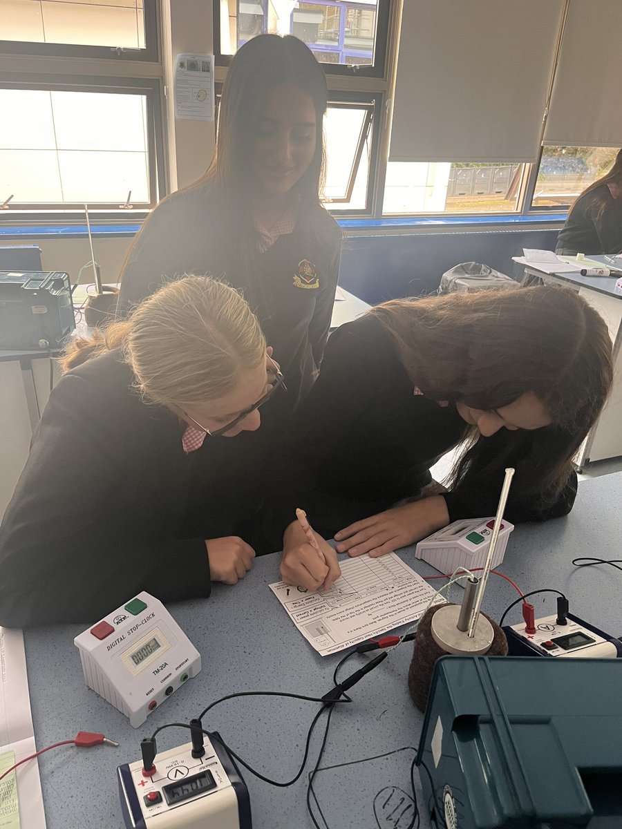 SciStm's tweet photo. A fantastic effort by 10Peake this afternoon measuring the specific heat capacity of aluminium ⭐️

Lots of reward points achieved 😀

#bethebestyoucanbe https://t.co/lnr7mC7AJd