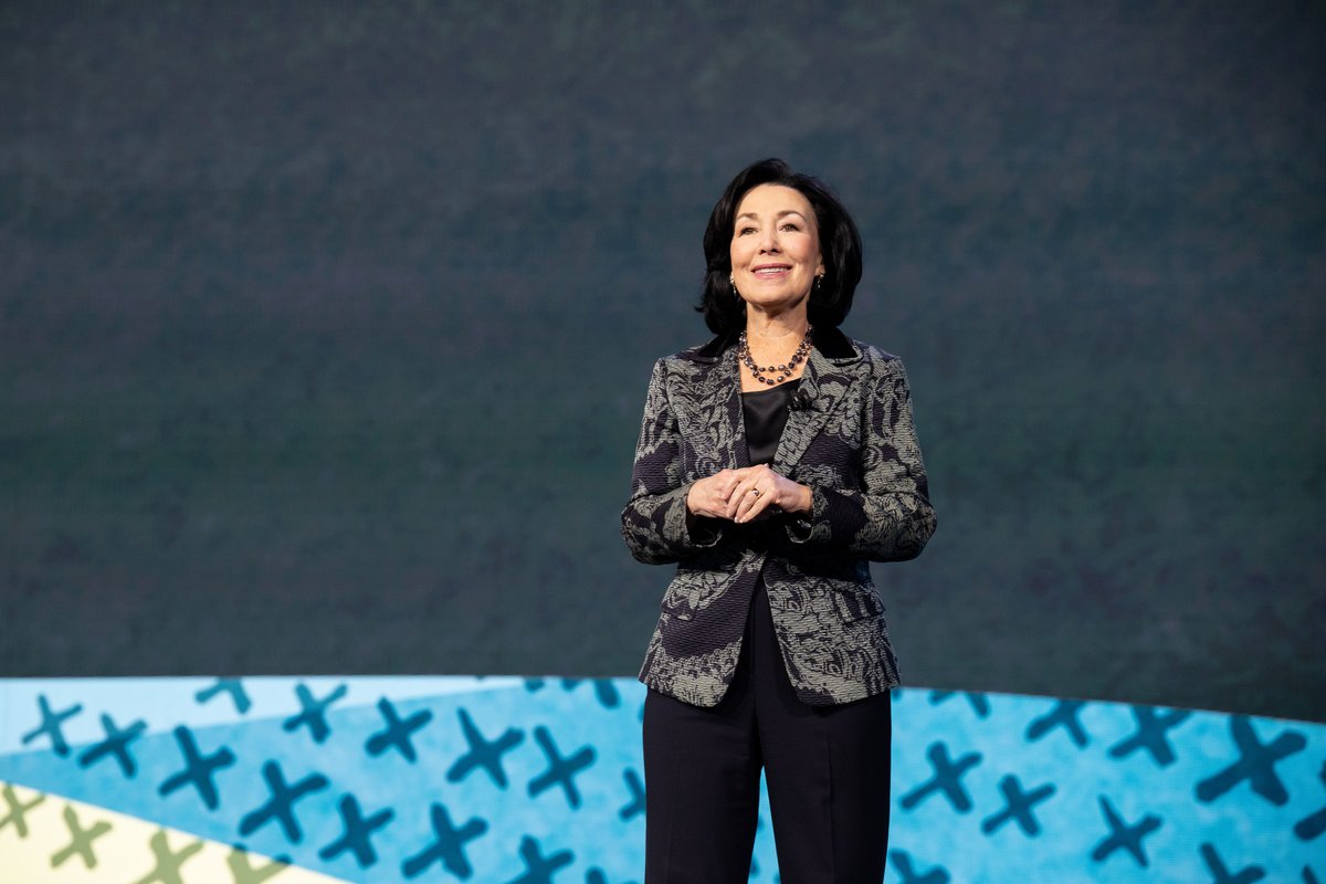 Laurence Fusillier (@laurencefusilli) on Twitter photo . <a href="/Oracle_ME/">Oracle Middle East</a> CEO Safra Catz exhorts organisations to embrace change and seize every opportunity, emphasising the transformative power of innovation and technology.
@edgemiddleeast reports from #CloudWorld. social.ora.cl/6014u6WnA . <a href="/Oracle_ME/">Oracle Middle East</a> CEO Safra Catz exhorts organisations to embrace change and seize every opportunity, emphasising the transformative power of innovation and technology.
@edgemiddleeast reports from #CloudWorld. social.ora.cl/6014u6WnA