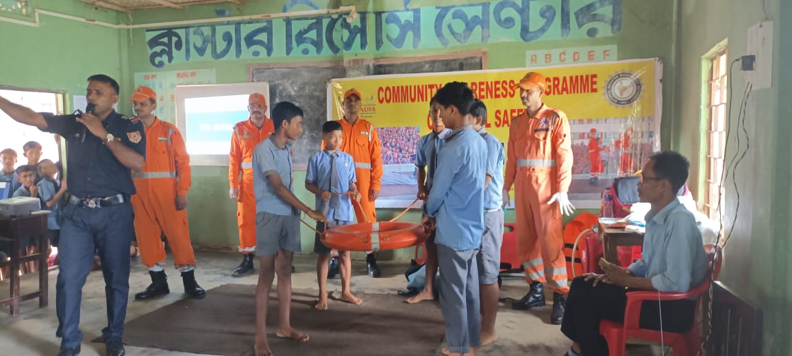 01NDRF's tweet photo. conducted #School_Safety_Programme on #Disaster_Management at #Ramguna CP H.S #School, #Pecharthal, #Kailashahar District- #Unakoti, #tripura
🇮🇳#आपदा_सेवा_सदैव_सर्वत्र
#Saving_lives_and_beyond
@NDRFHQ
@tripura_cmo
@ddnewsagartala https://t.co/HvRdFA5wB6