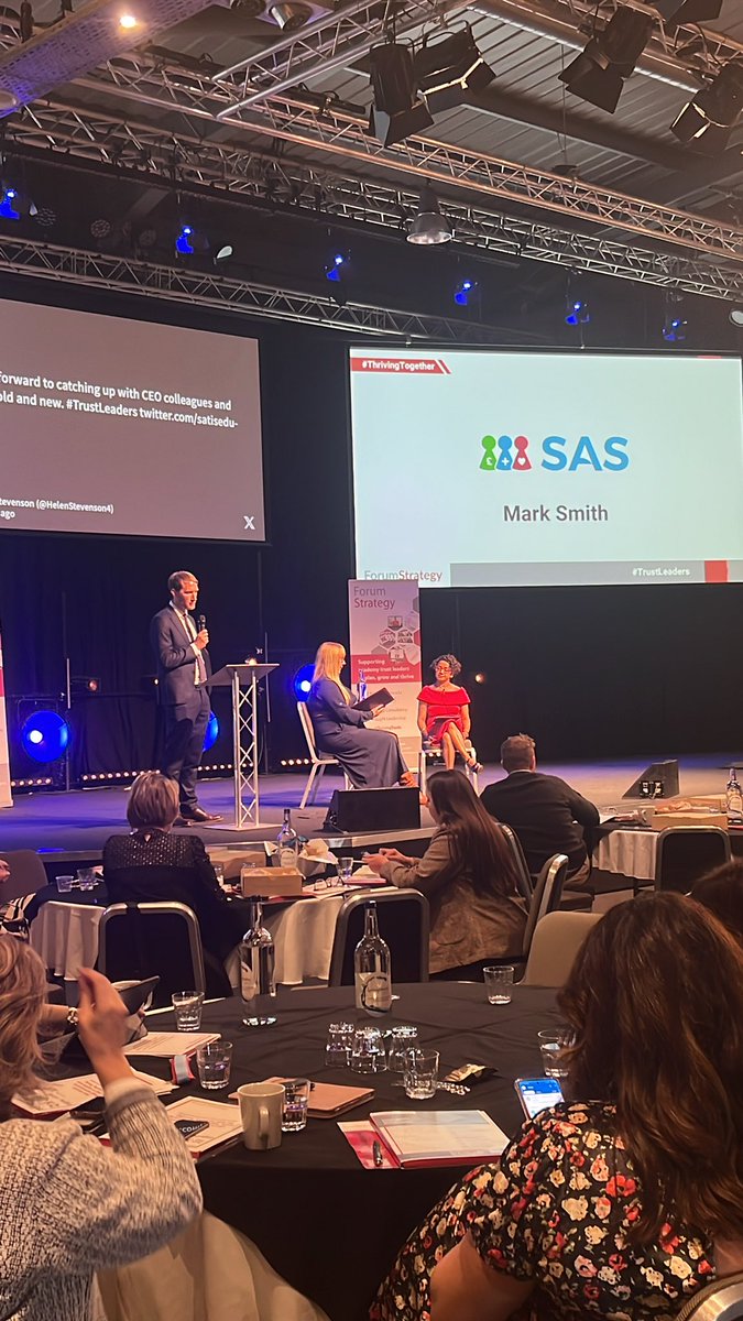 Our very own @MarkSmithSAS discussing our new ‘Trust in SAS’ package that we have curated to help MATs thrive, and introducing a conversation about thriving workplaces with @PoppyJaman and @AliceGregson3
 #trustleaders @SchoolsAdvisory @ForumStrategyUK
