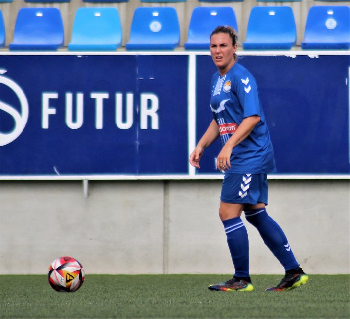 🟰 <a href="/albagordo8/">Alba Gordo Guillén</a>, capitana del <a href="/ceseagullbdn/">CE Seagull BDN</a>, sobre les demandes de les jugadores de la selecció: "Poques persones del 1er equip masculí han sortit a defensar-les". Considera que molts clubs callen perquè "la majoria  depenen dels recursos de la Federació"⚽️
<a href="/bdncom/">Badalona Comunicació</a> #Badalona