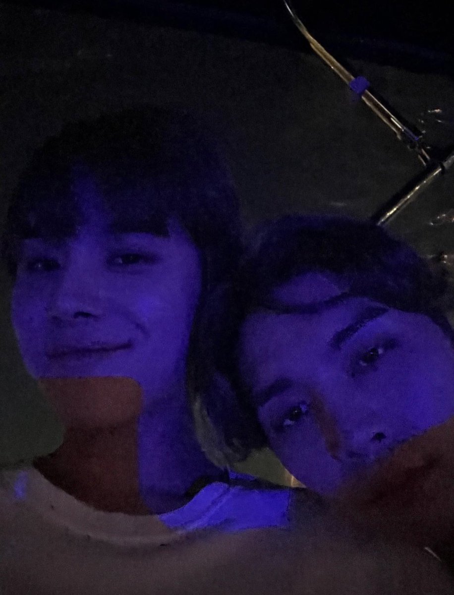 kf97_'s tweet photo. จองอูมาลงบ้าง กำลังเดทอยู่กับจอนนี่
จอนนี่มาเม้น “ หนาวมากเลย แต่อบอุ่นหัวใจ “ 
กุไม่ไหวละ  ขำจะบ้า ฟิคเรื่องนี้จบกี่โมง 
555555555555555555555555555555555555555555555555555555 https://t.co/1eALedZEBm