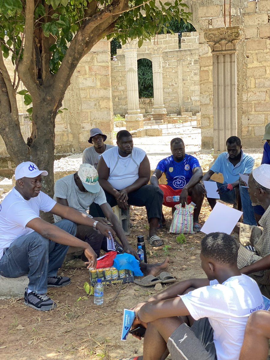 DKtelecomLtd's tweet photo. 📍Foni 
Our marketing team was in Foni to meet different communities and inform them about our new Tower which covers most of the Foni area (Kafuta to Bullock)🚀🗼
As well as to promote the ongoing #Foni to #Faraba Promo🚀

The goal is to make sure all Gambians have access to affordable and reliable internet 😁

#InternetForAll #DKTelecom #ISP #Gambia