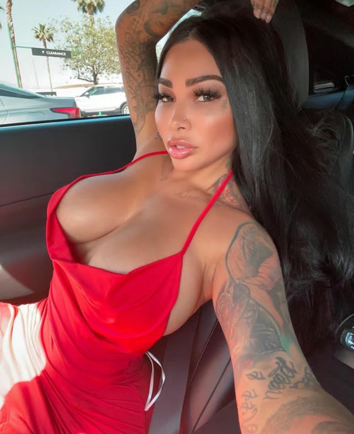 Brittanya Razavi (@brittanyababy5) on Twitter photo 